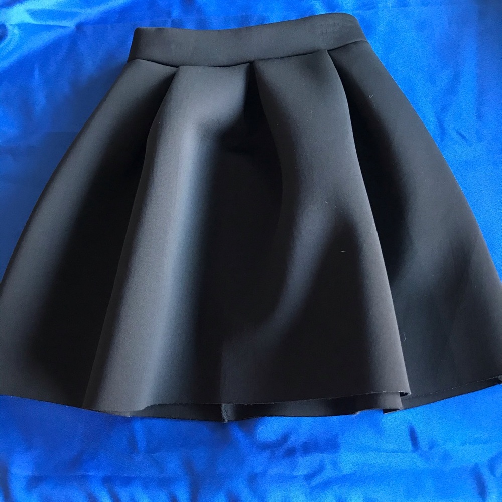 black skirt with zipper on back